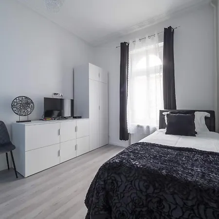 Bright Single In 3* Luxembourg