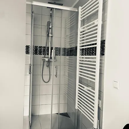 Bright Single In 3* Luxemburg