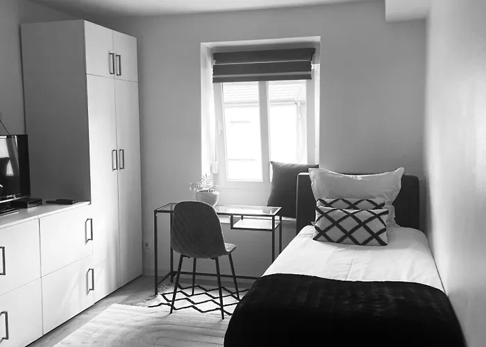 Bright Single In Casa de hóspedes 3*